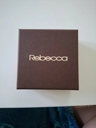 Colgante Rebecca y pendiente a juego