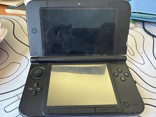 Nintendo 3DS XL Nero + Caricatore e SD da 32