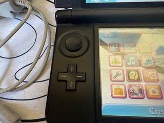 Nintendo 3DS XL Nero + Caricatore e SD da 32