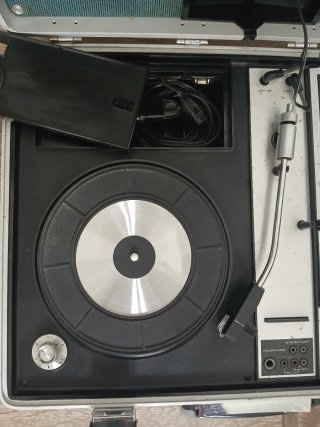 Maletín Tocadiscos Radio Cassette Sanyo