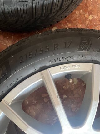 Llantas 17” con neumáticos Michelin