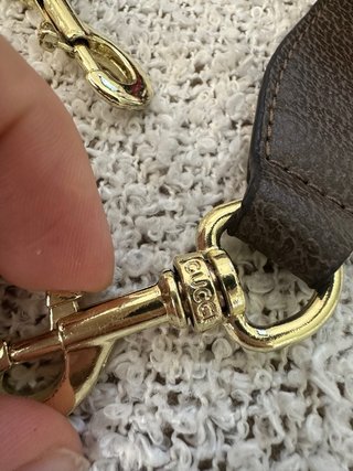 Bolso Gucci Marrón con Cadena Dorada