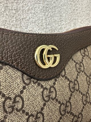 Bolso Gucci Marrón con Cadena Dorada