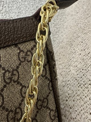 Bolso Gucci Marrón con Cadena Dorada