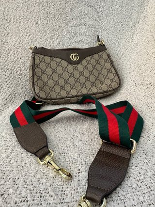 Bolso Gucci Marrón con Cadena Dorada