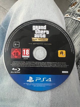 PS4 Pro 1TB Negra + Juegos+mando