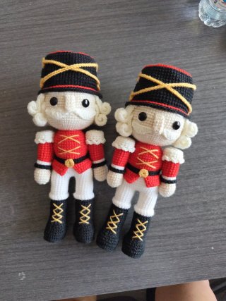 2 Cascanueces