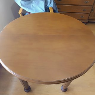 Mesa redonda extensible de madera