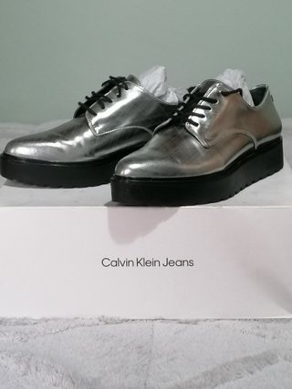 Calvin Klein piel + regalo