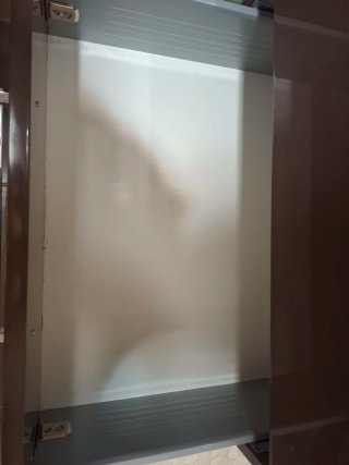 Mueble de baño marrón lacado sin lavabo