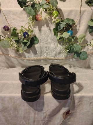Sandalias negras plataforma tachuelas T39