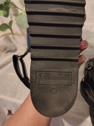 Sandalias negras plataforma tachuelas T39