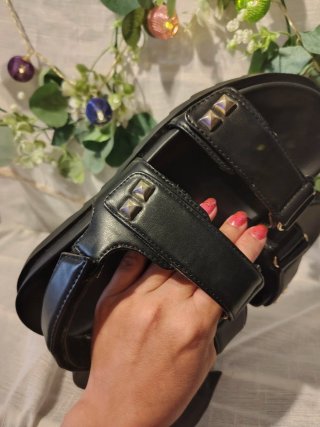 Sandalias negras plataforma tachuelas T39
