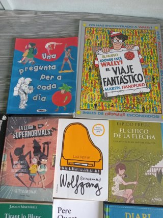 Libros infantiles y juvenils catalan/castellano