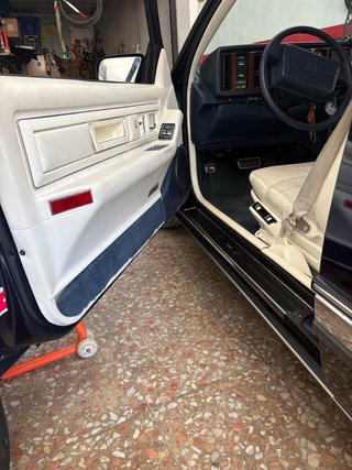 Cadillac Dorado bierritz v8  1990