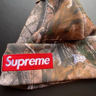 Gorro Supreme Box New Era Box Logo Realtree (FW25)