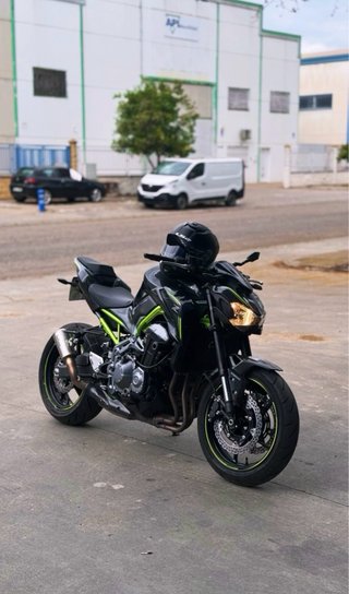 Kawasaki Z900 A2 Negra y Verde