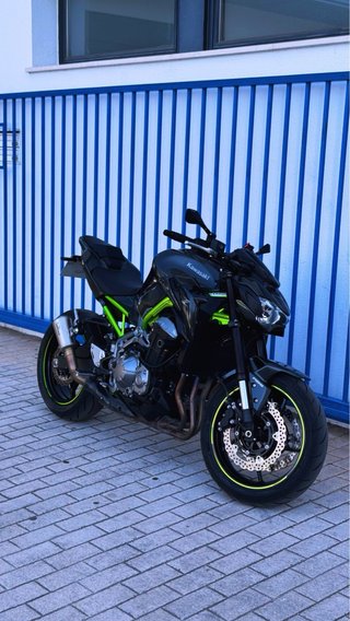 Kawasaki Z900 A2 Negra y Verde