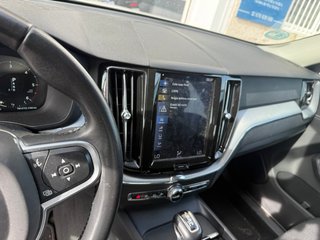 Por 275€ mes-VOLVO XC60 2.0 D4 Momentum Auto 190cv