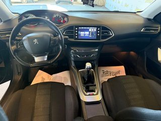 Peugeot 308 5p Allure 2.0 BlueHDi 150 SE PUEDE VER Y PROBAR EN SENRA SPORT (PEUGEOT) DUMBRIA