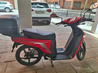 Moto Eléctrica Askoll eS3 Roja y Negra
