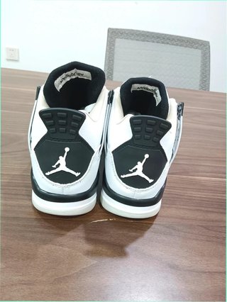 Jordan 4 Retro Talla 45 Blanco Negro