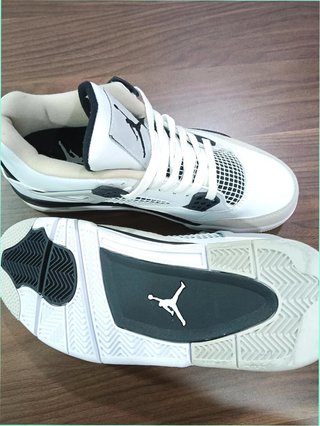 Jordan 4 Retro Talla 45 Blanco Negro