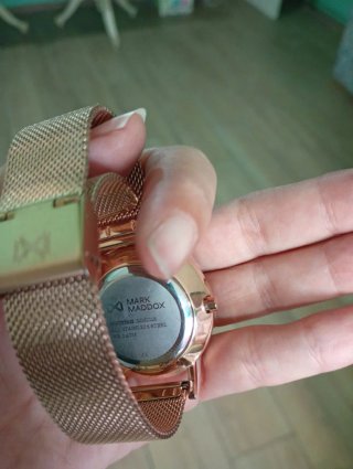 Reloj Mark Maddox Dorado