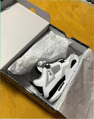 Air Jordan 4 Blanco Negro Talla 44