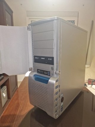 Chasis PC Gigabyte gran torre