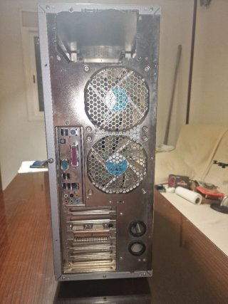 Chasis PC Gigabyte gran torre