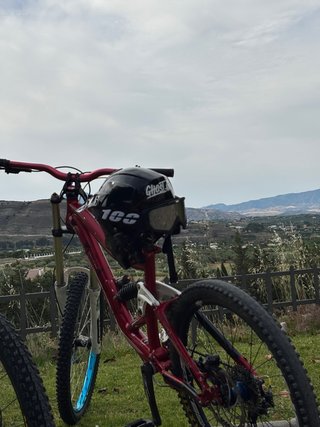 Bicicleta Downhill Ghost