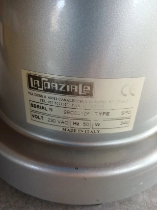 Exprimidor de frutas y licuadora