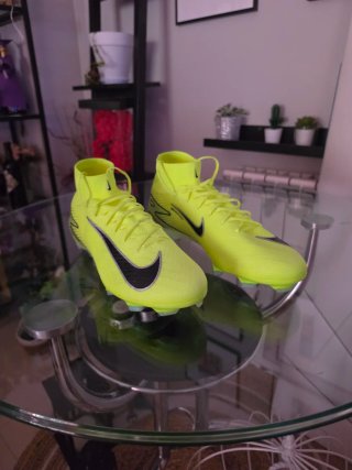 Nuevas Mercurial Amarillas Precio negociable