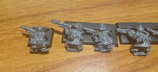 Figuras Enanos Thunderer (Warhammer)