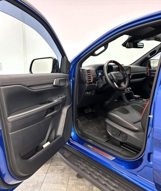Ford Ranger Raptor blue top