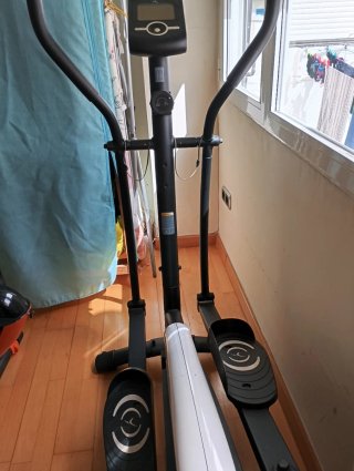 Máquina de remo y elíptica de iniciación.