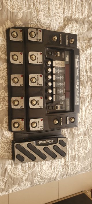 Guitarra Fender Squier Roja, Amplificador y Accs