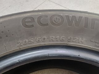 205/60 R16 92H
