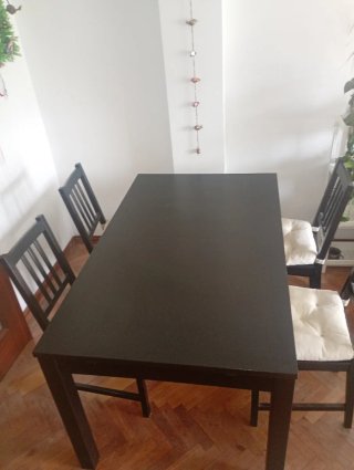 Mesa de comedor + 4 sillas IKEA negro