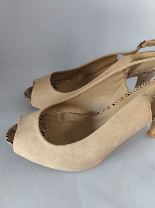 Zapatos de tacón de chica N°39 de Marypaz nuevos.