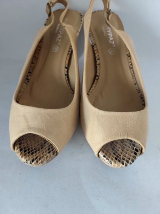 Zapatos de tacón de chica N°39 de Marypaz nuevos.