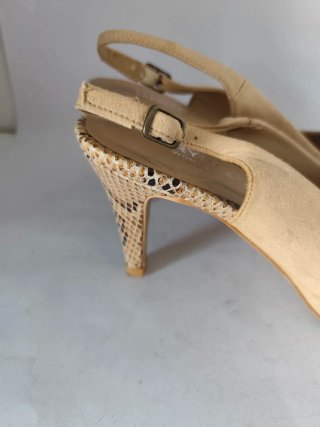 Zapatos de tacón de chica N°39 de Marypaz nuevos.