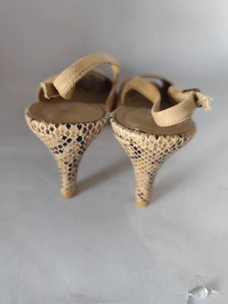 Zapatos de tacón de chica N°39 de Marypaz nuevos.