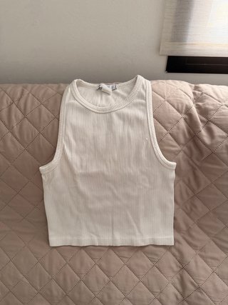 3 Tops Básicos XS/S Zara y Stradivarius