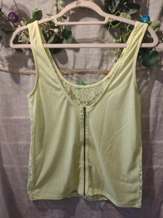 Top encaje verde lima Pull&Bear Talla M