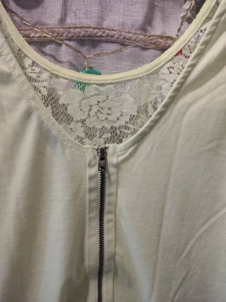 Top encaje verde lima Pull&Bear Talla M