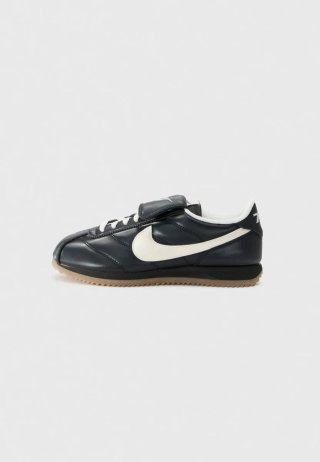 Nike Cortez SE 3
