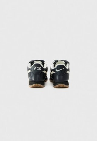 Nike Cortez SE 3
