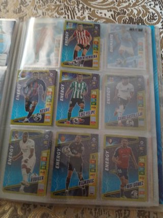Álbum Fútbol Adrenalyn LaLiga 22-23 con mas de 100